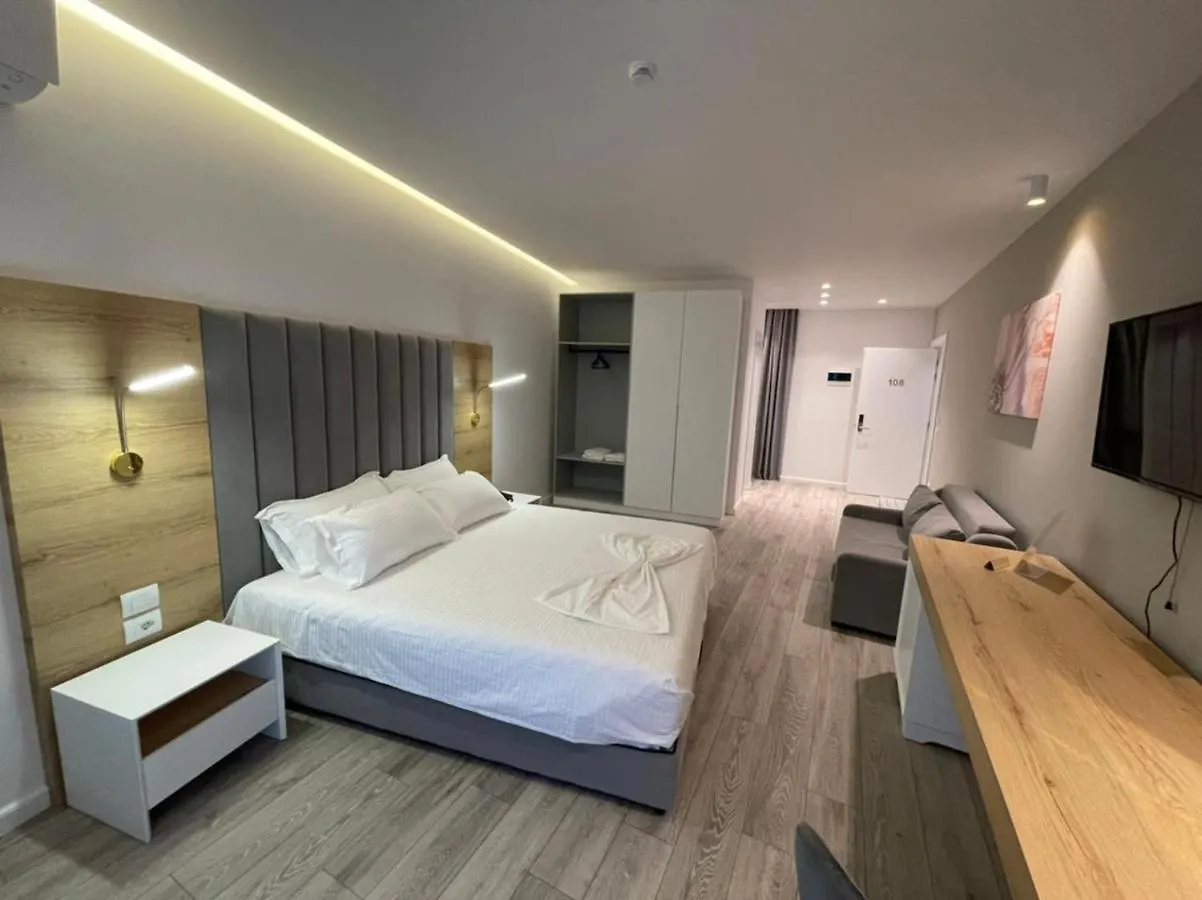 Ebbi Hotel  Dhermi